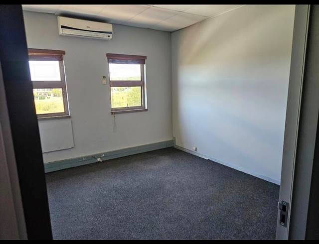 OFFICE FOR SALE IN SILVER LAKES